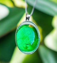 2.30 Carat Emerald pendant in .925 Silver Base